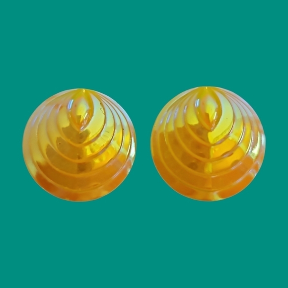 Vintage West Germany Yellow Irridescent Glass Art Deco Clam Clip-on Earrings - Picture 1 of 7